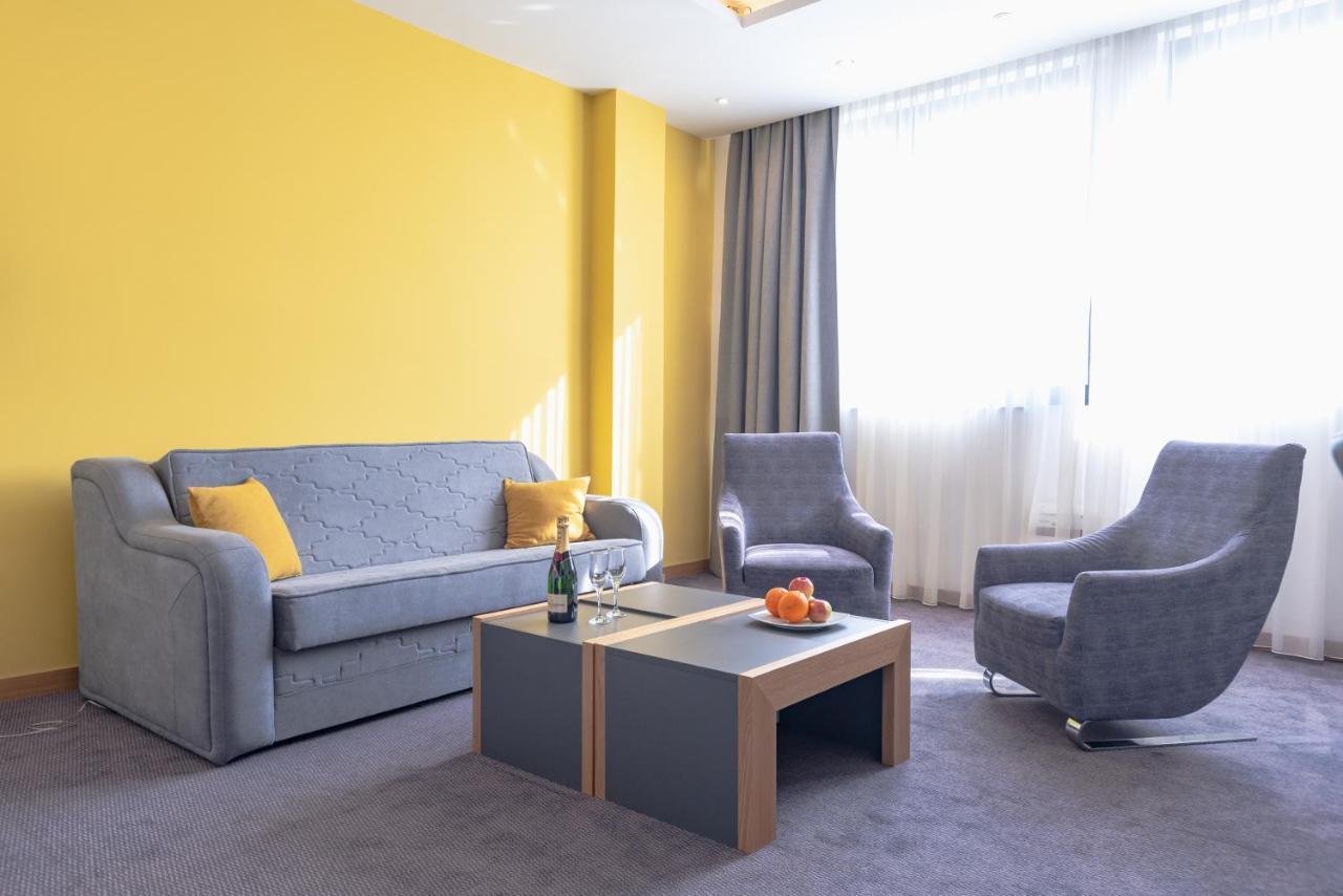 Hotel Stobex Лозница Екстер'єр фото