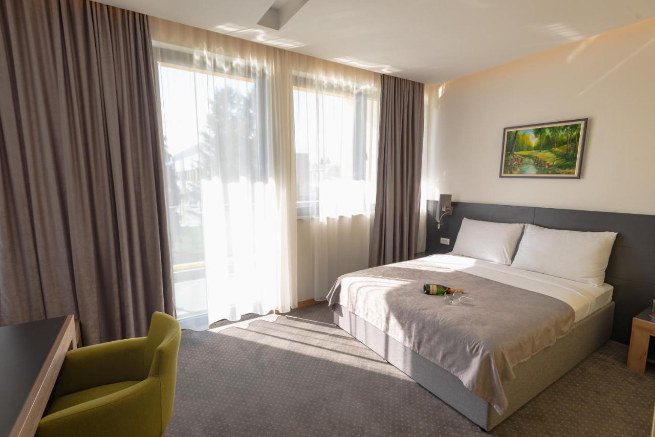 Hotel Stobex Лозница Екстер'єр фото