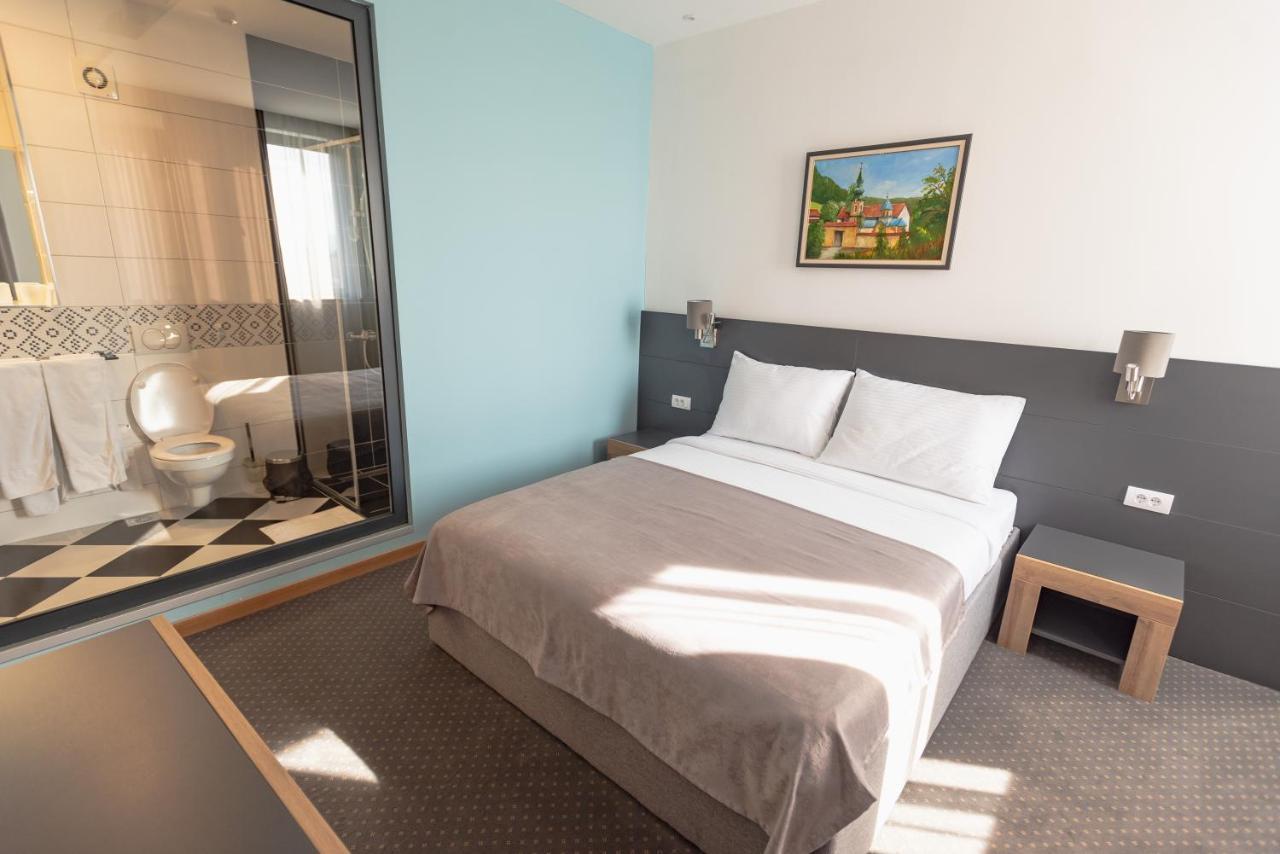 Hotel Stobex Лозница Екстер'єр фото