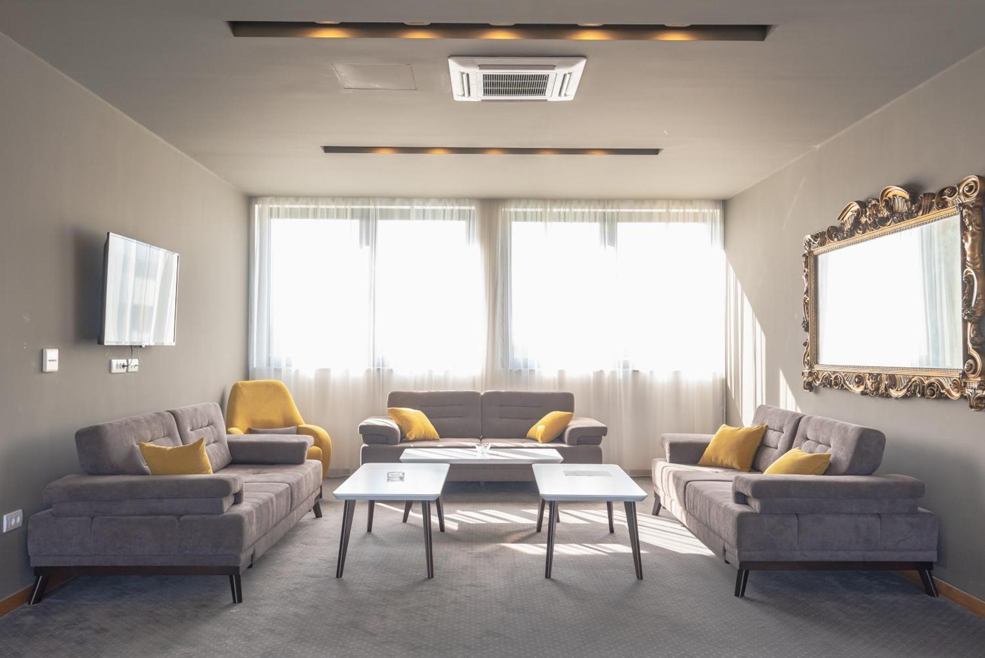 Hotel Stobex Лозница Екстер'єр фото