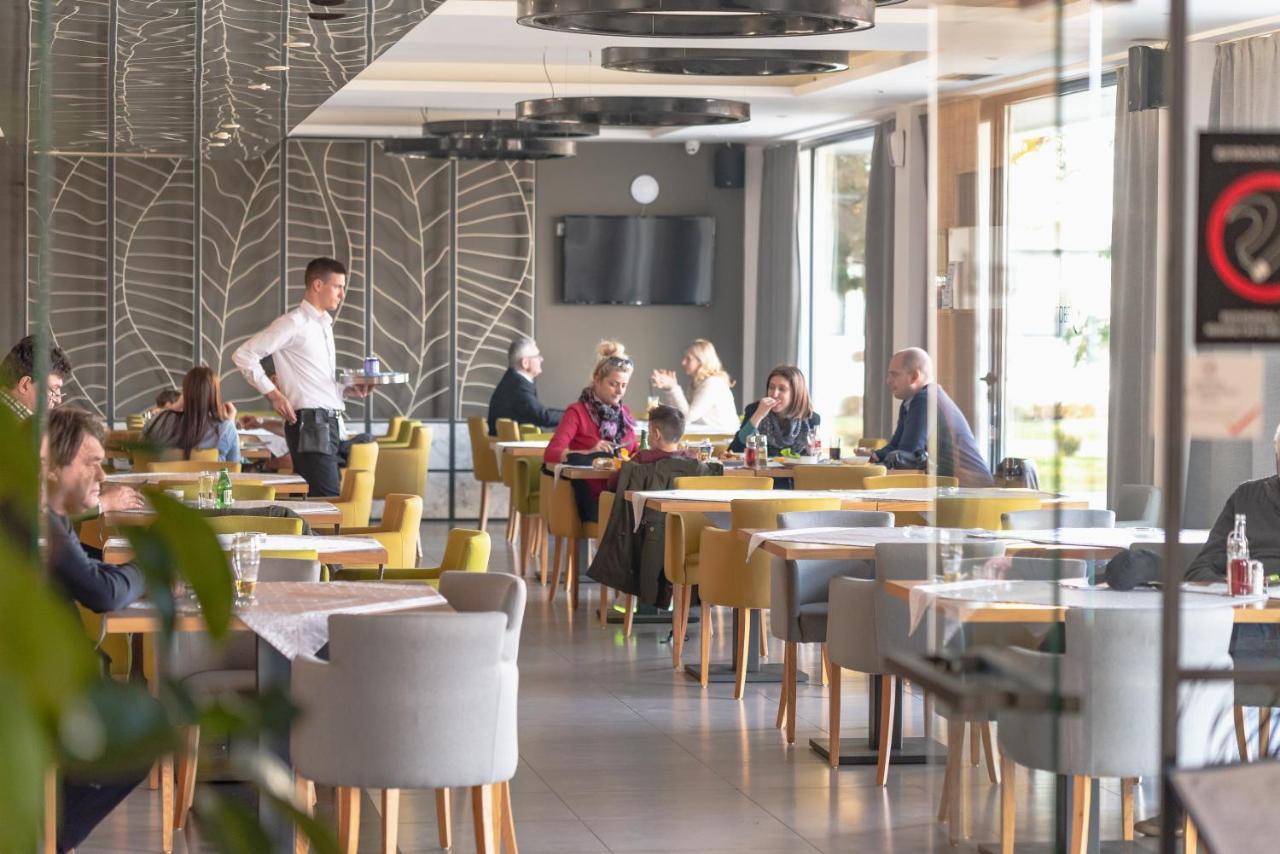 Hotel Stobex Лозница Екстер'єр фото